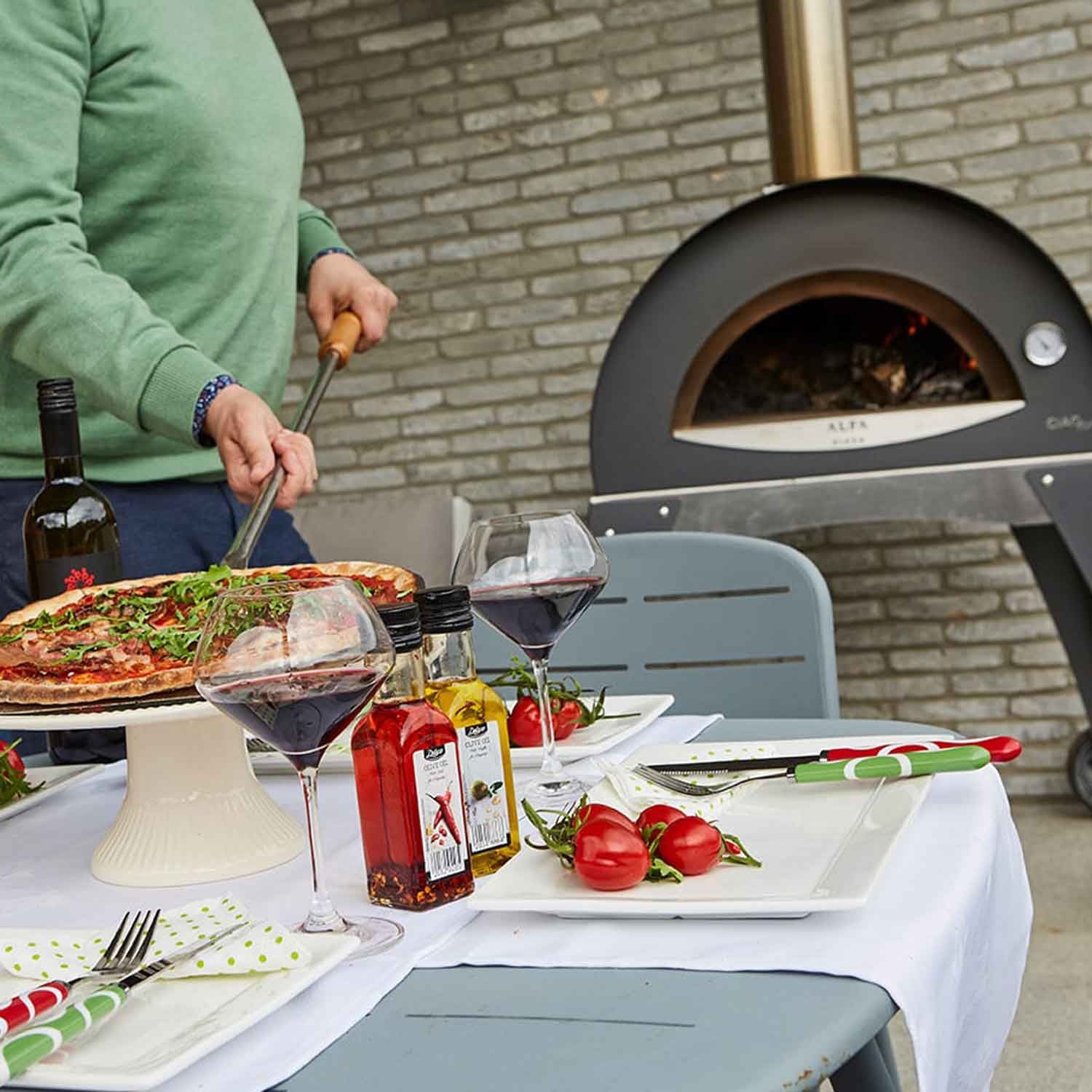 27" Wood Fired Pizza Oven on Base, Silver Gray L972970
