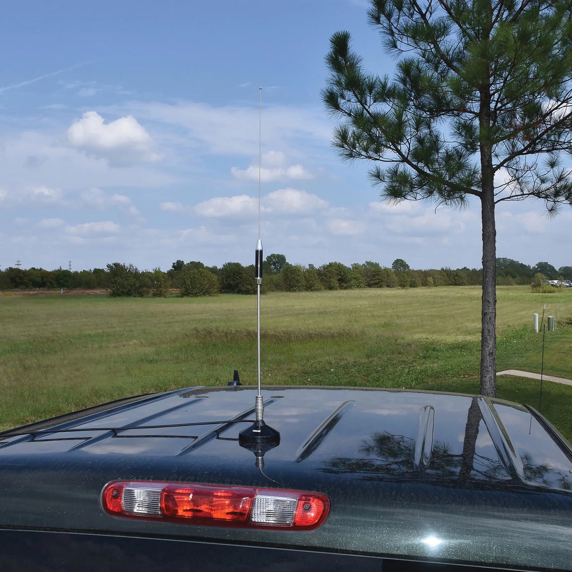 CB Radio & Antenna Kit N82298