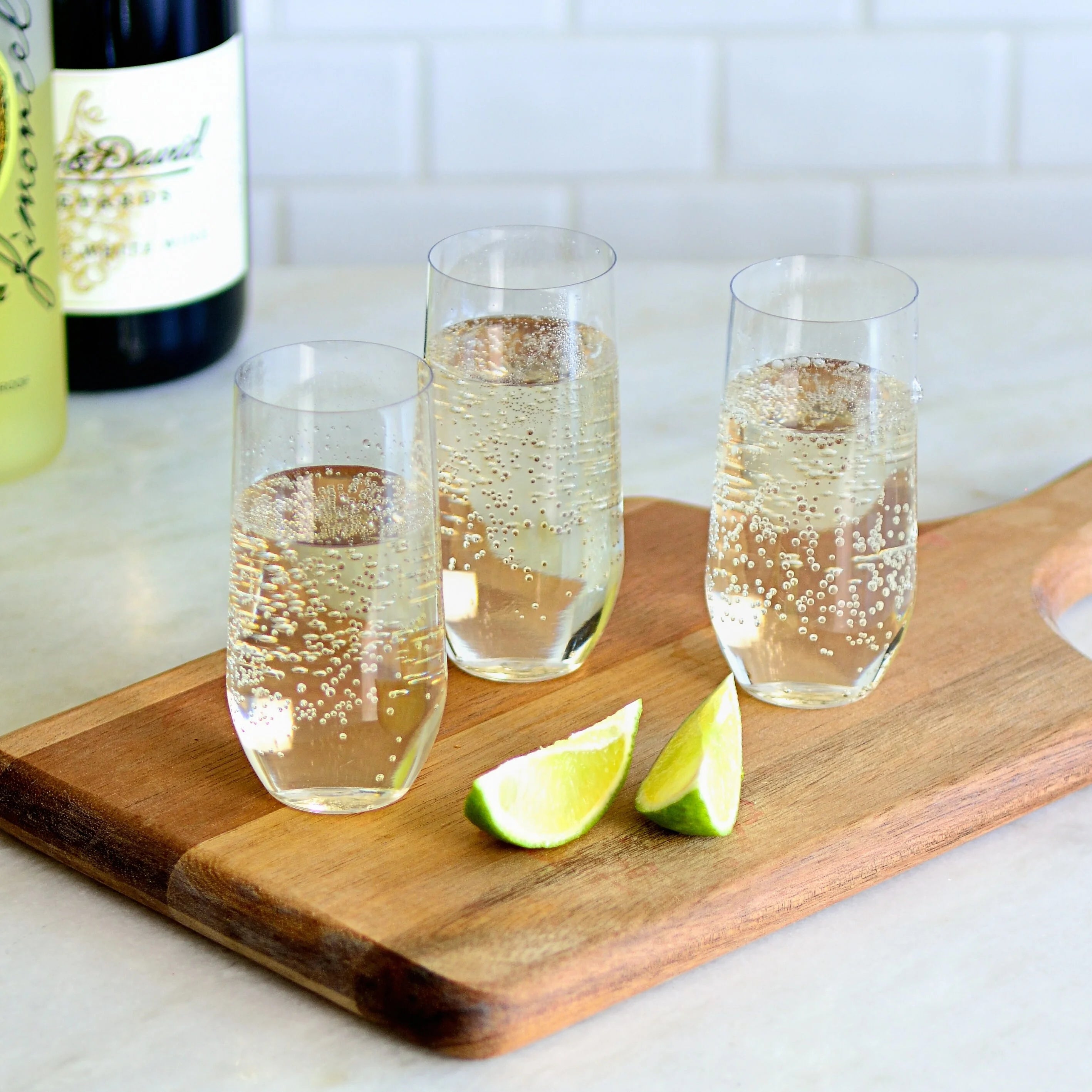 25 Pack Shatterproof Plastic Champagne Flutes 5 oz X5971
