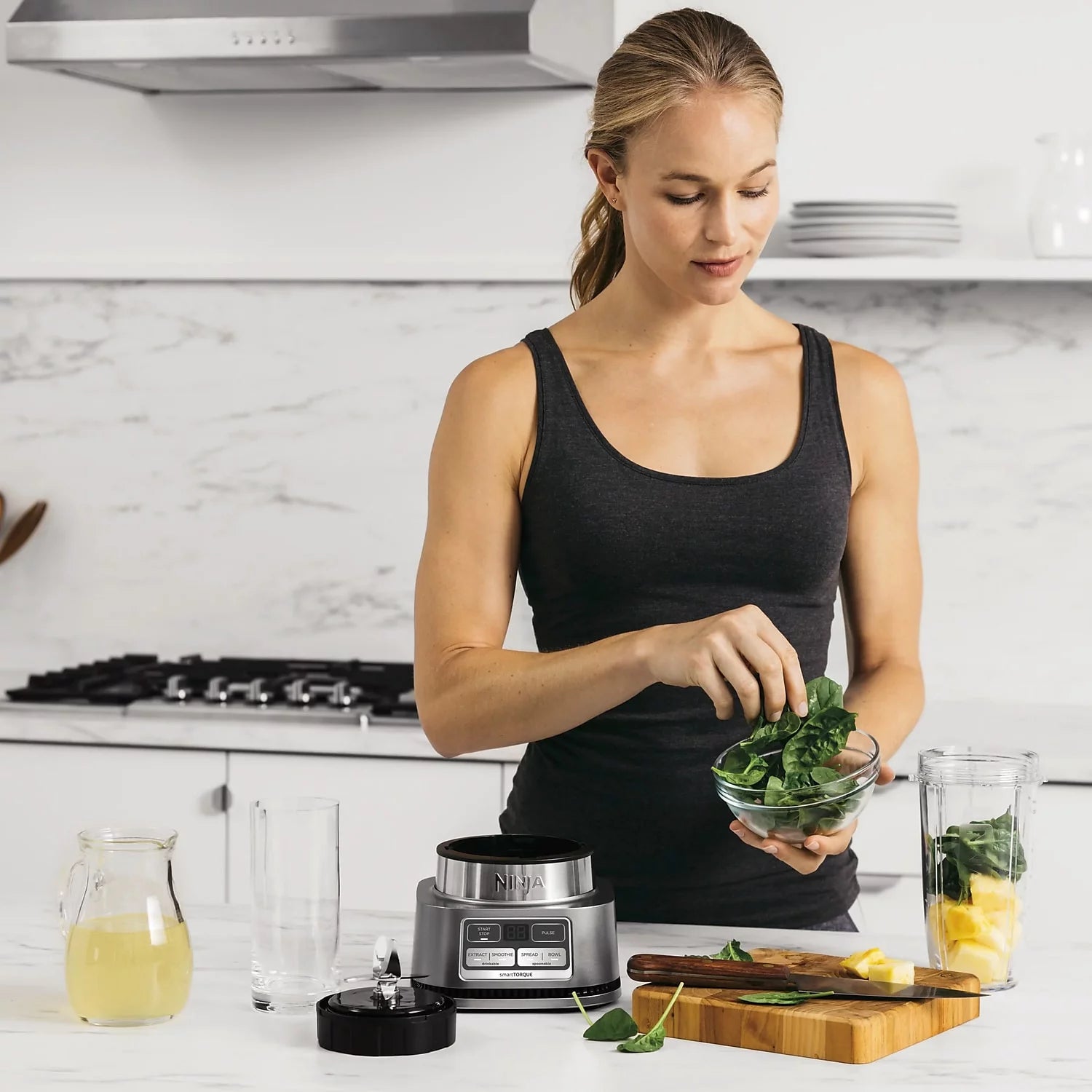 Smoothie Bowl Maker and Nutrient Extractor, 72 fl oz, Black Silver U37141
