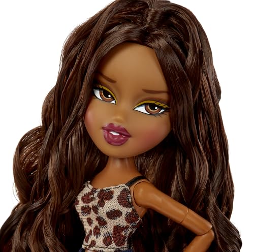 Sasha Fashion Doll with Accessories Y129