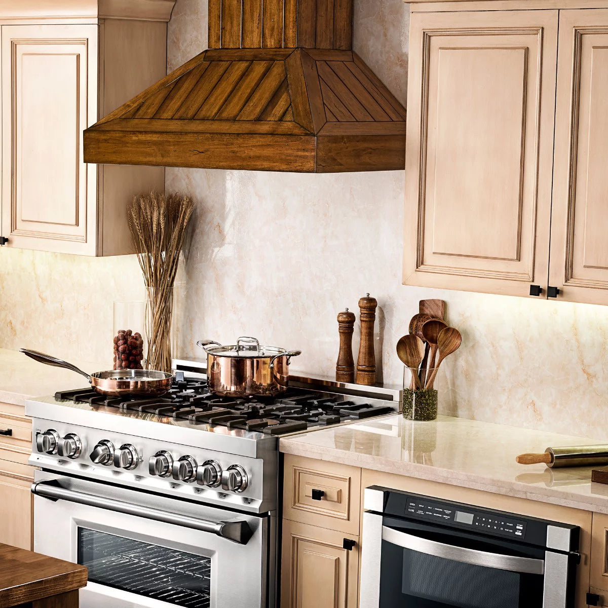 Wall Mount Range Hood with 760 CFM Motor R8708
