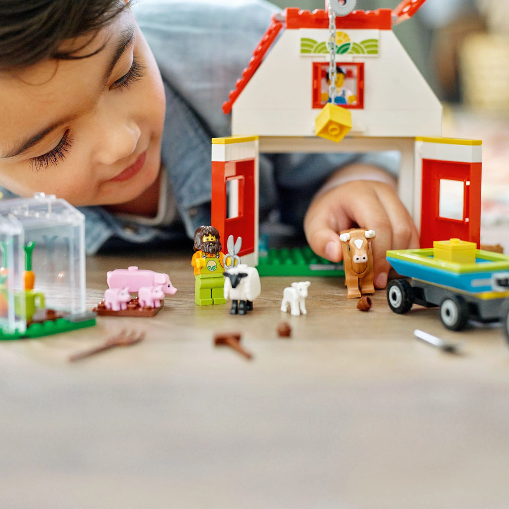 Barn & Farm Animals Playset with Tractor and Trailer W497
