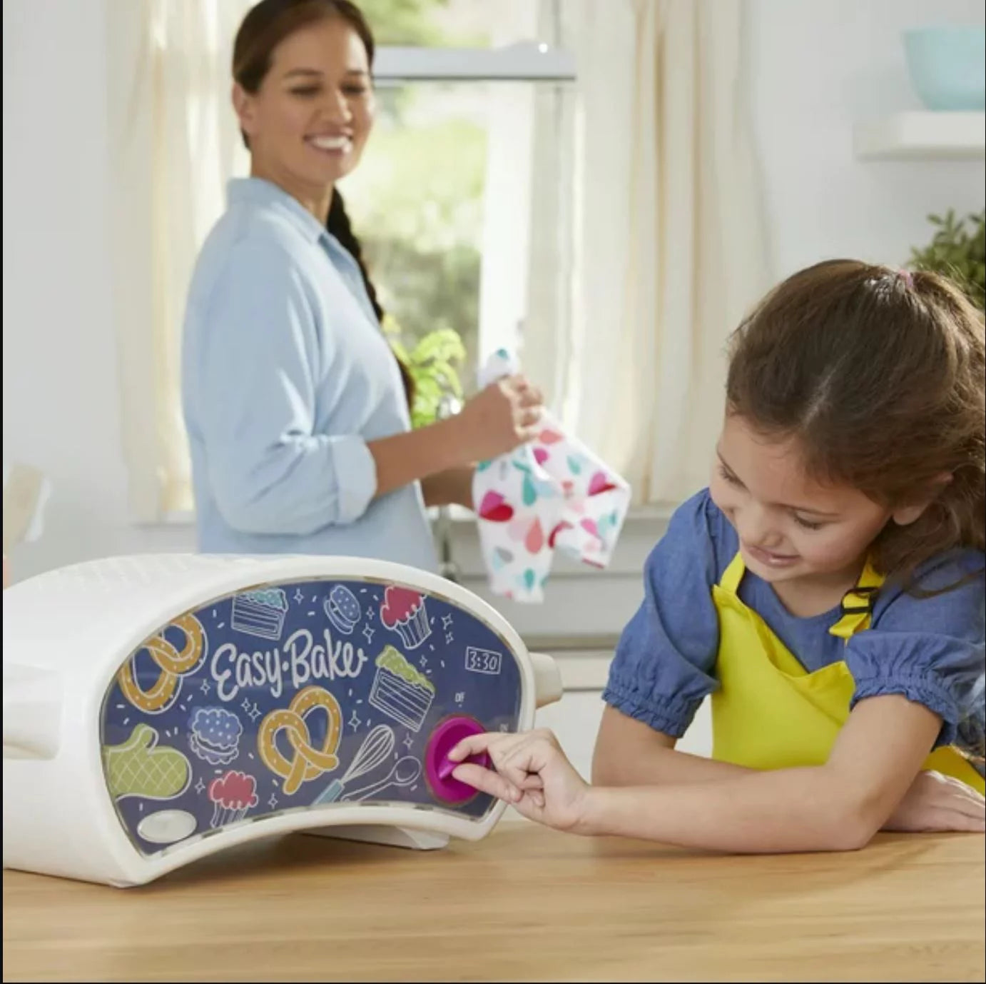 Easy Bake Oven Set with Baking Accessories and Refill Mixes M5037