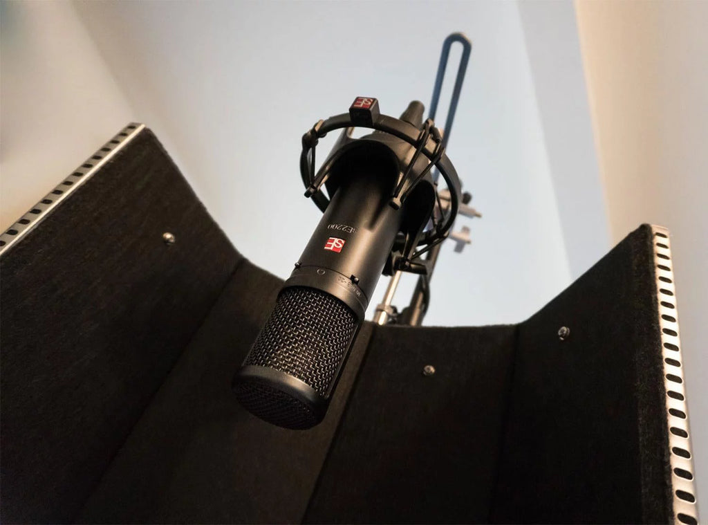 Large Diaphragm Condenser Microphone with Shockmount and Filter K6965
