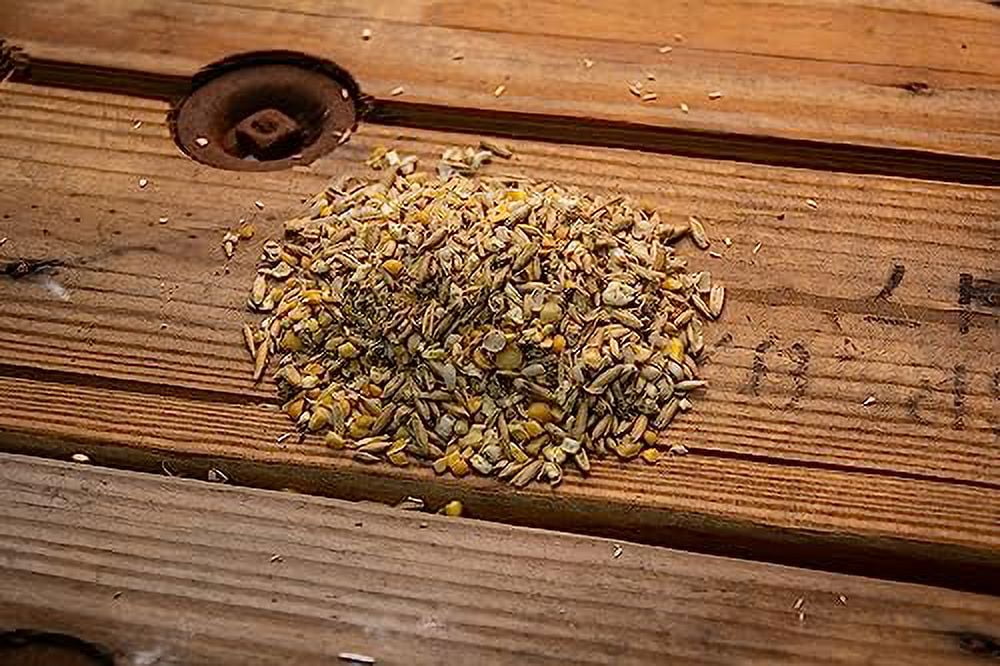 Wheat-Free Chicken Layer Feed for Hens, 17% Protein, 25 lbs M26180