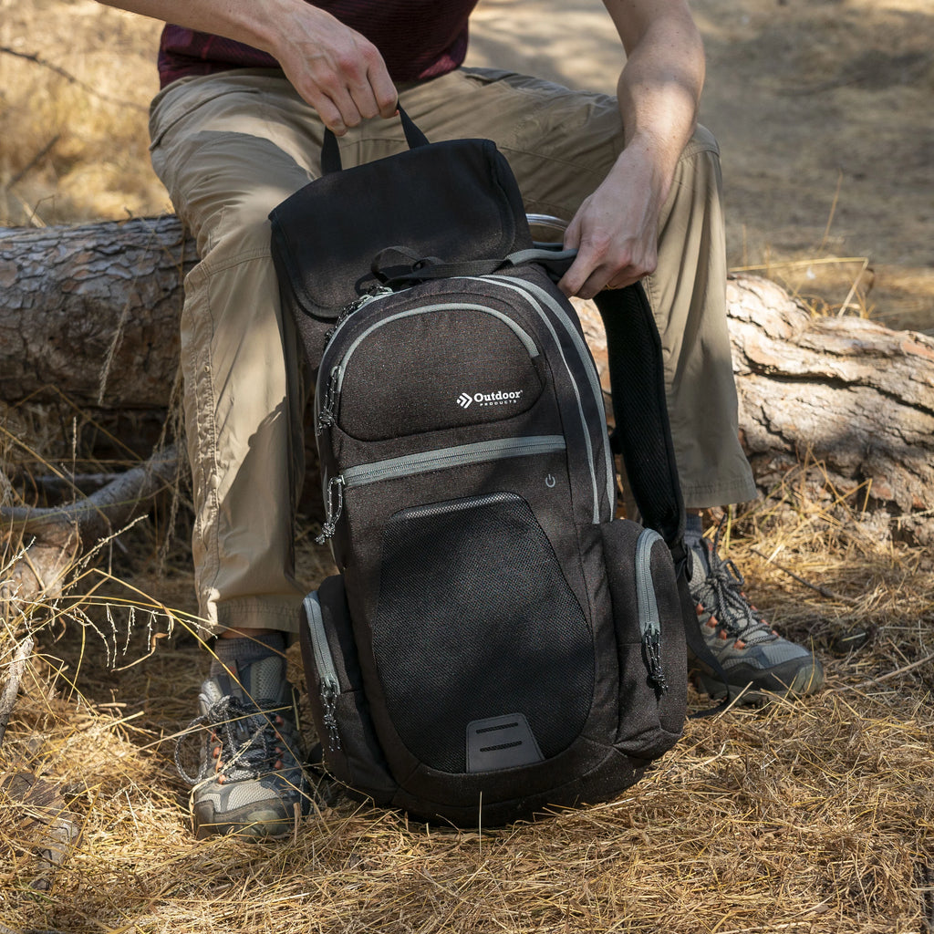 Hydration Backpack with 2 L Reservoir, Black J414129