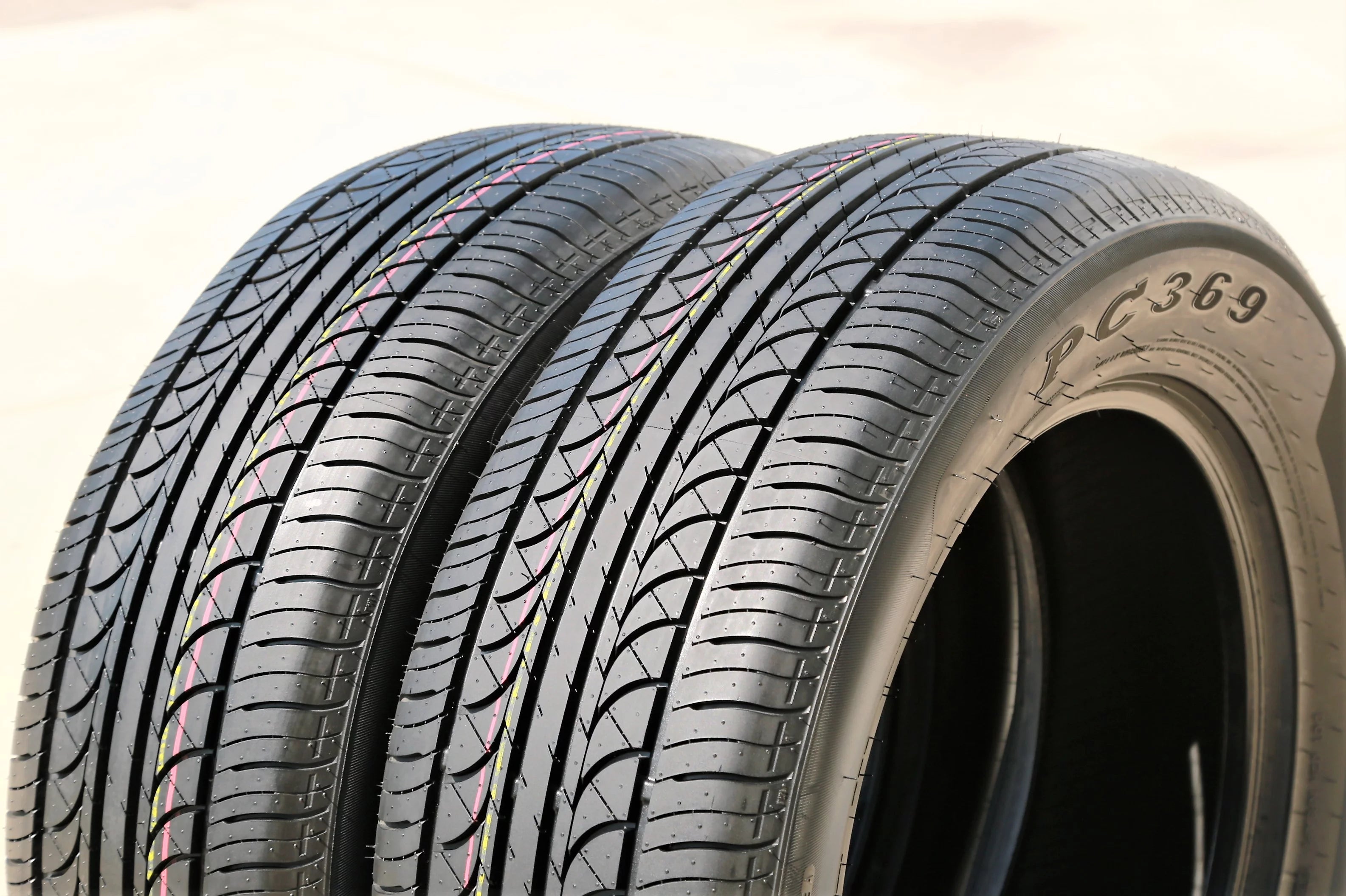 225/65R17 All-Season Performance Tires, Set of 4 E46437